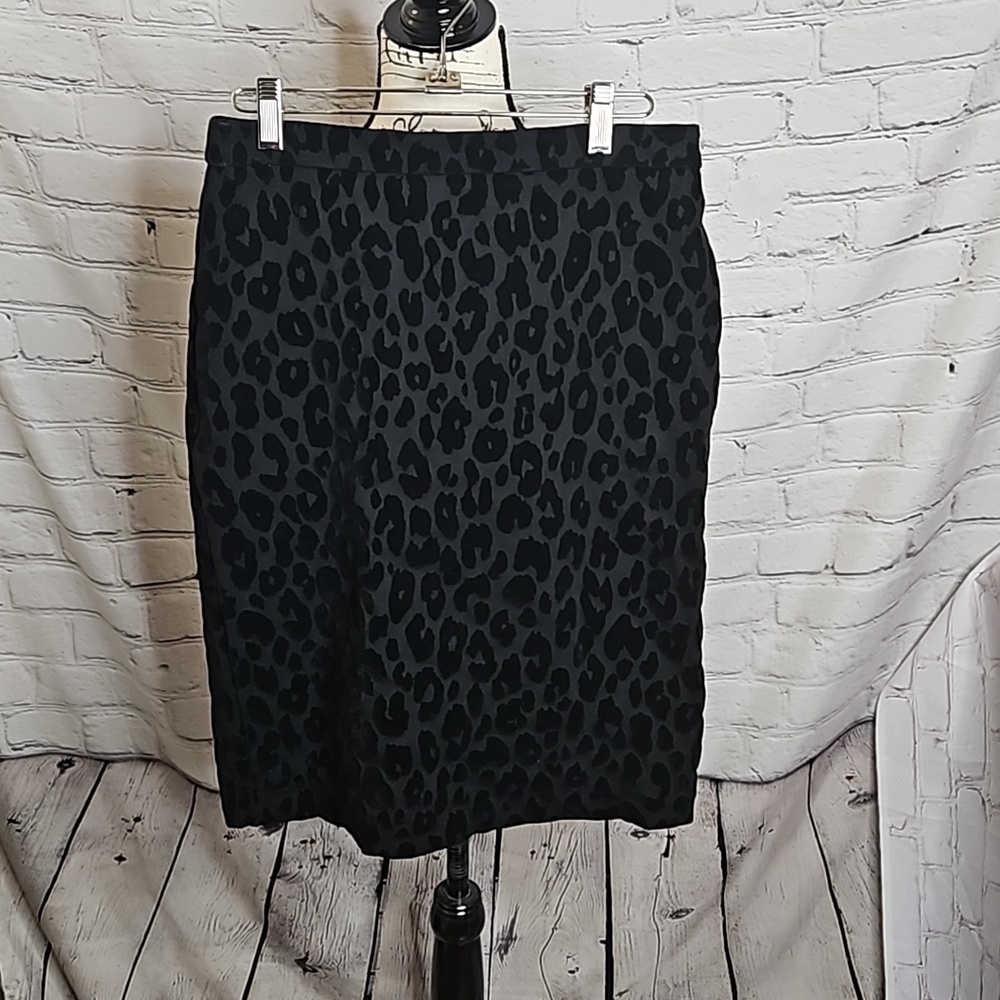 Ann Taylor Black Velvet Detail Leopard Print Pencil Skirt Size 6